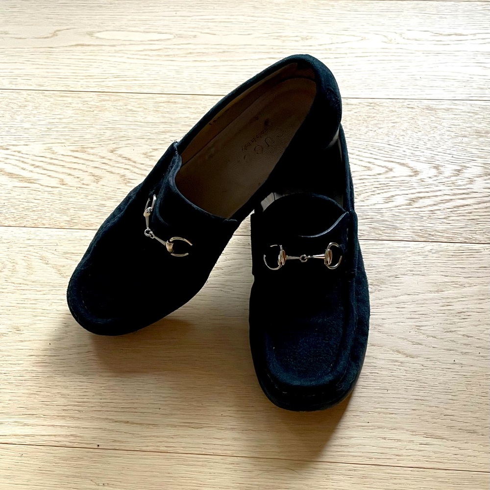 Gucci Loafers- silver bit, size 7.5B
Good conditioning, gently worn.